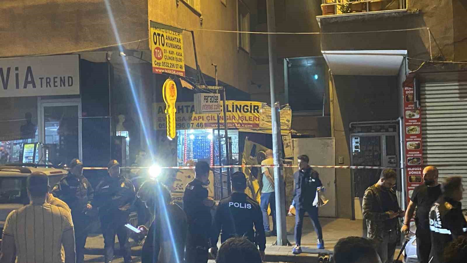 Küçükçekmece’de bir iş yerine ses bombası atıldı
