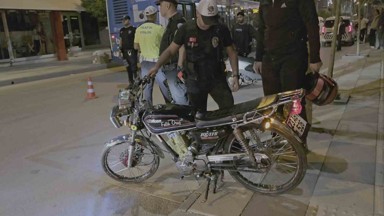 Elazığ’da motosikletlilere sıkı denetim
