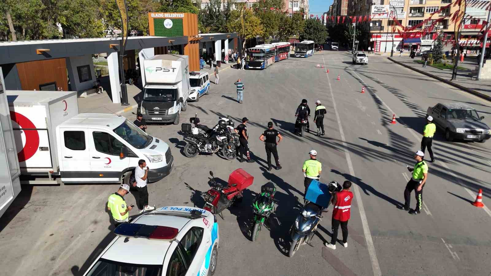 Elazığ’da motosikletlilere sıkı denetim
