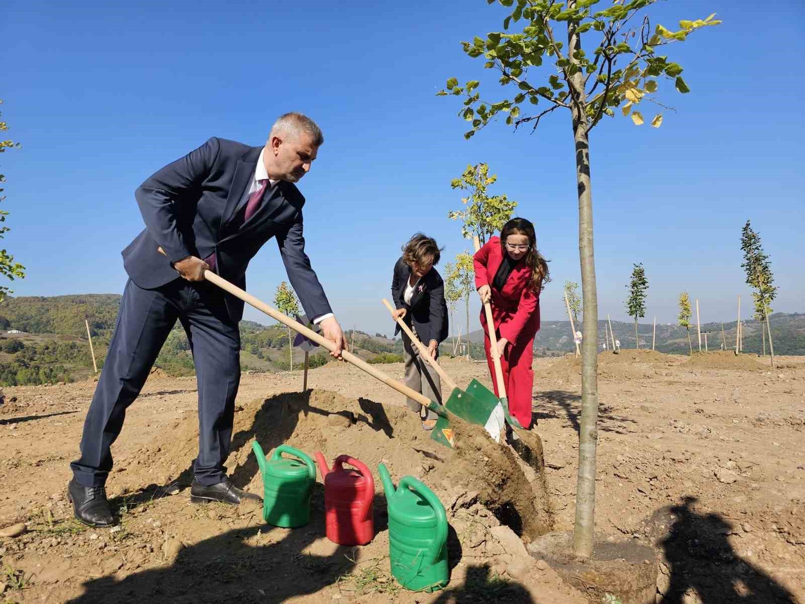 Türkiye ve Azerbaycan kardeşliği Gölcük’te pekişti
