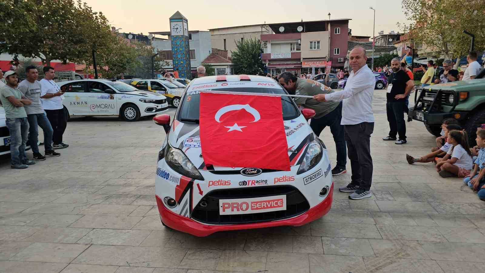 Sakin şehir Yenipazar ’Otokros’ ile hareketlendi
