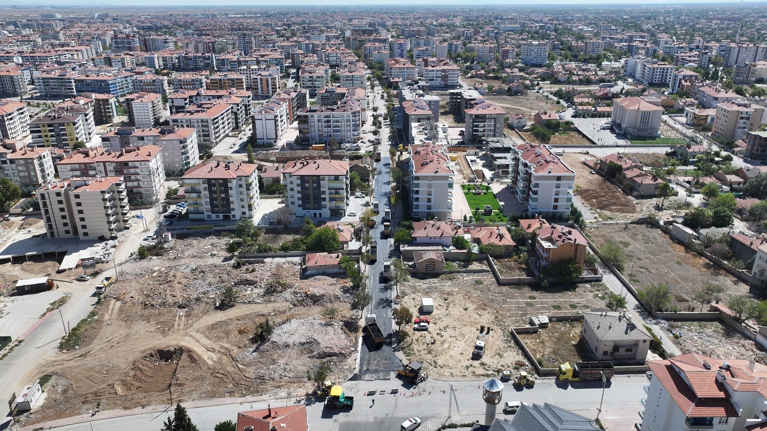 Karatay’da sıcak asfalt çalışmaları sürüyor
