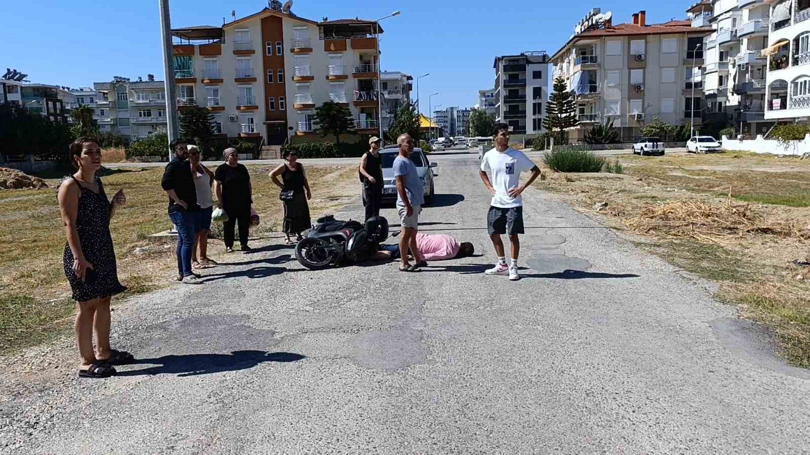 Manavgat’ta motosikletten düşen adam ağır yaralandı
