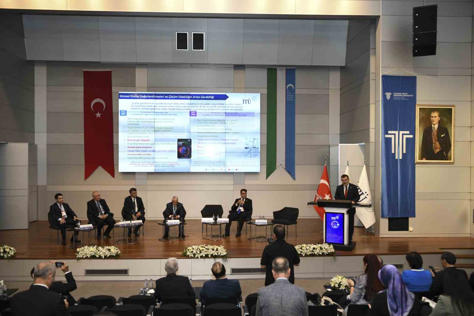 Rektör Hacımüftüoğlu, Türkiye-Özbekistan Eğitim Forumu’na katıldı
