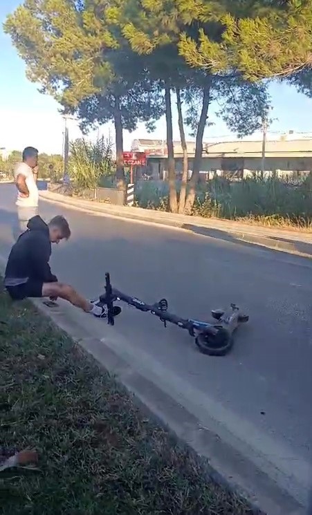 Scooter ile motosiklet çarpıştı, sürücüler yaralandı
