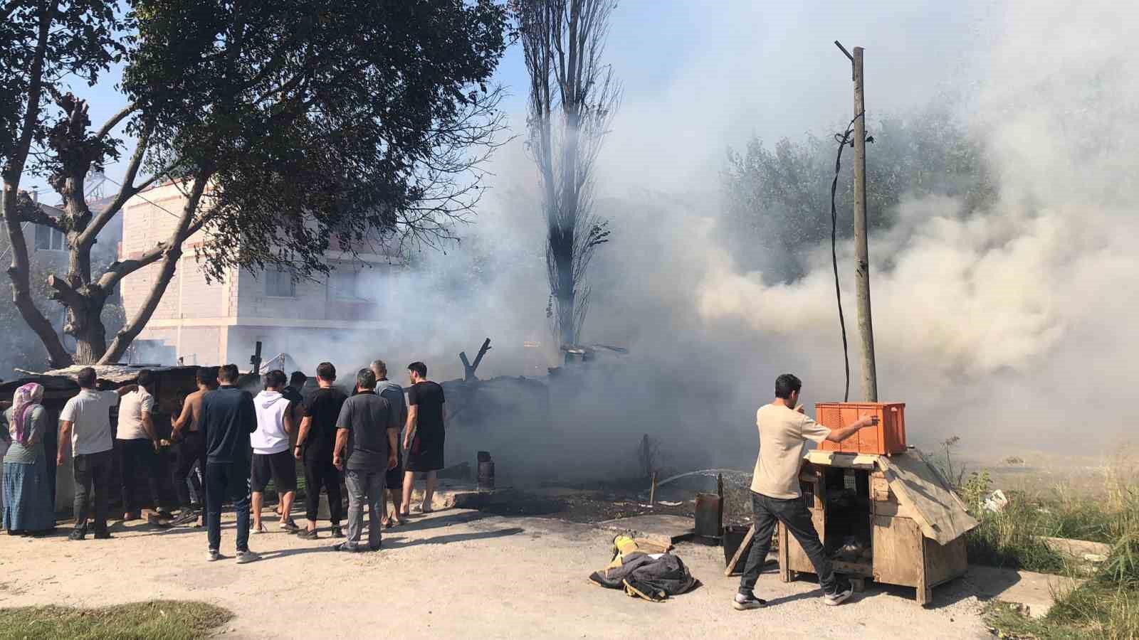 Bursa’da baraka yangını korkuttu
