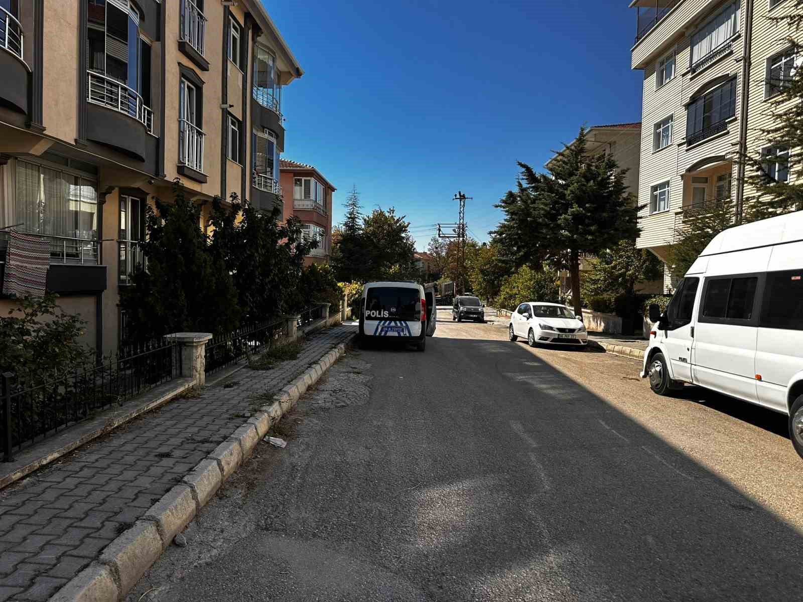 Halı çırparken çıkan tartışma ölümle sonuçlandı: 1 ölü, 1 yaralı
