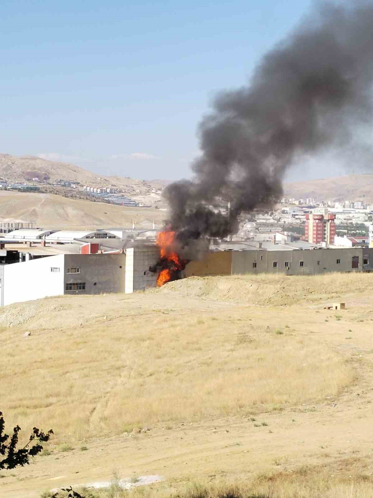 Ankara’da klimadan çıkan yurttaki yangın kısa sürede söndürüldü
