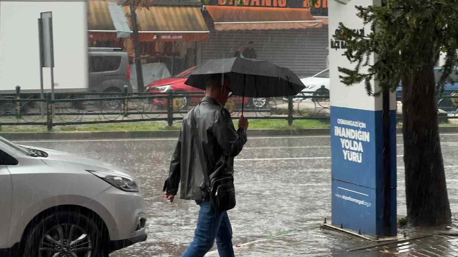 Bursa’da sağanak yağış etkili oldu
