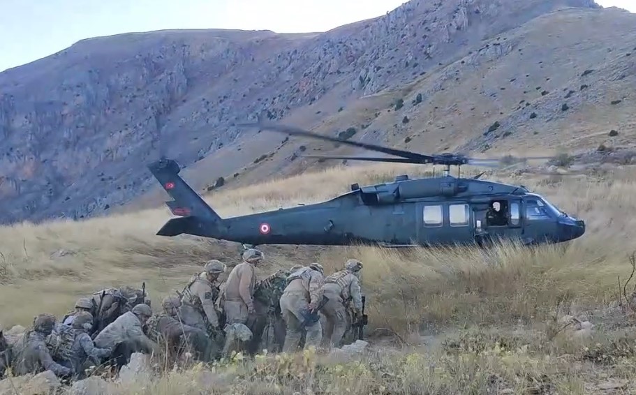 Tunceli’de jandarmadan operasyon: 13 mağara ve 17 sığınakta malzemeler ele geçirildi
