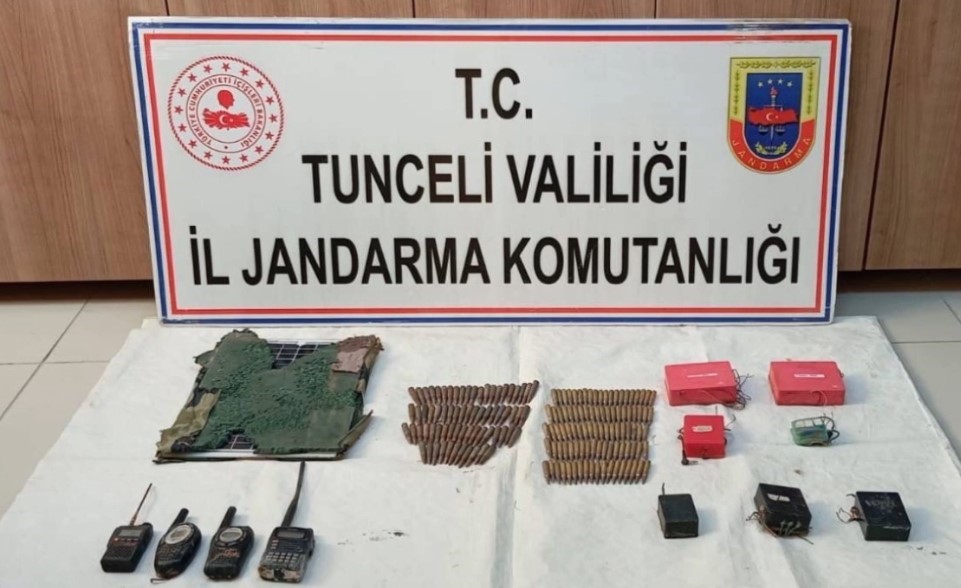 Tunceli’de jandarmadan operasyon: 13 mağara ve 17 sığınakta malzemeler ele geçirildi
