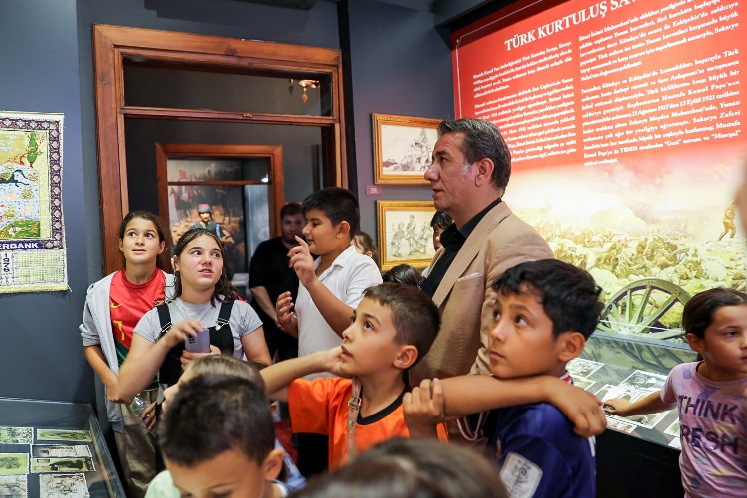 Başkan Yetişkin Kuvayi Milliye Anı Evi’nde çocuklarla buluştu
