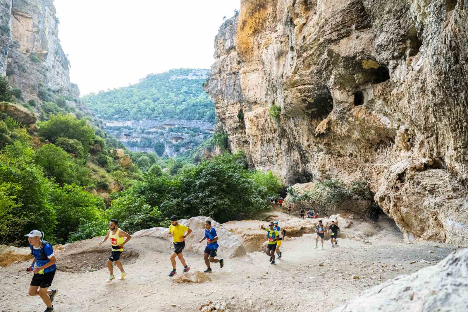 Sporcular, Mersin’in antik tarihi ve eşsiz doğasında koştu
