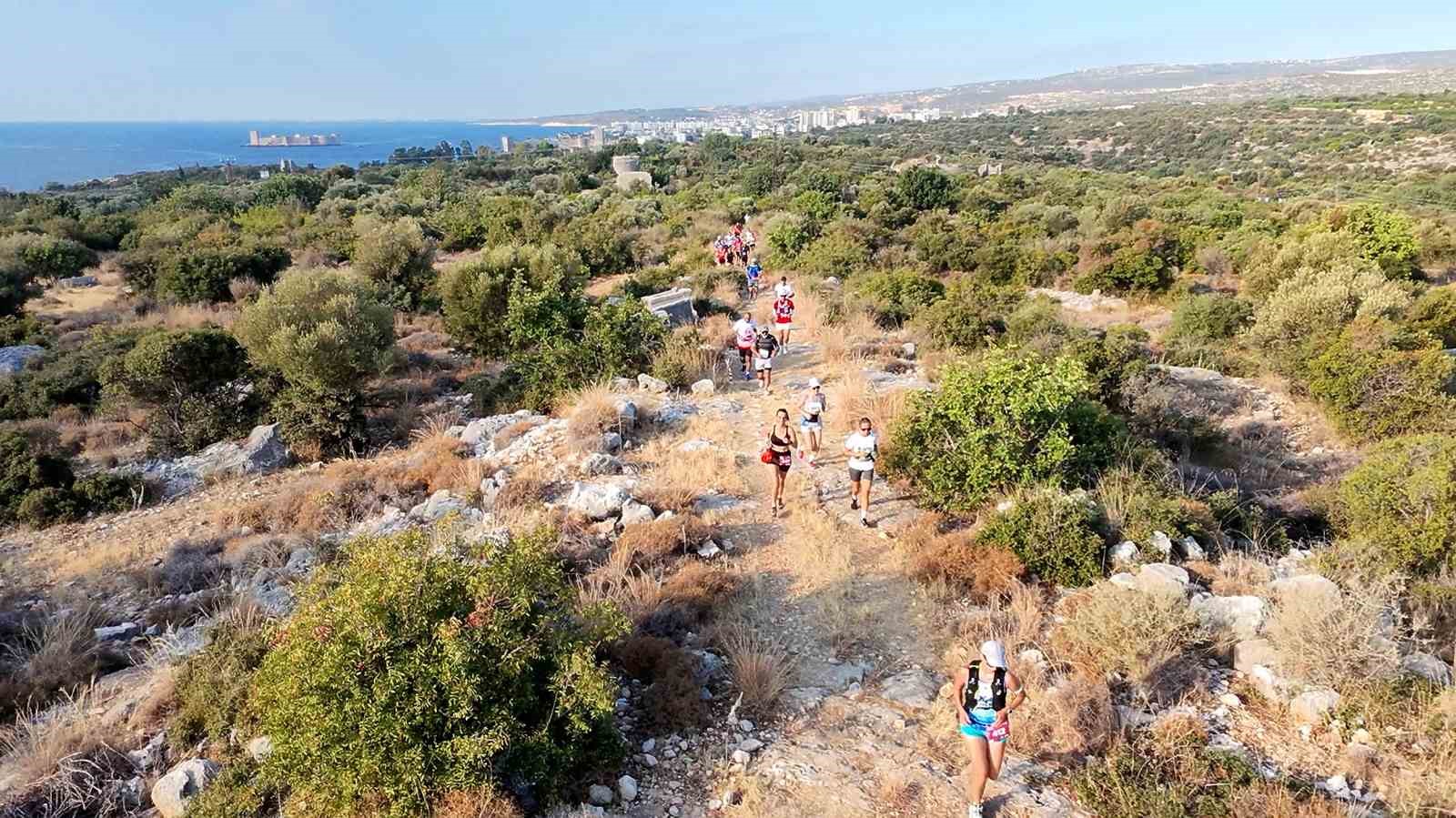 Sporcular, Mersin’in antik tarihi ve eşsiz doğasında koştu
