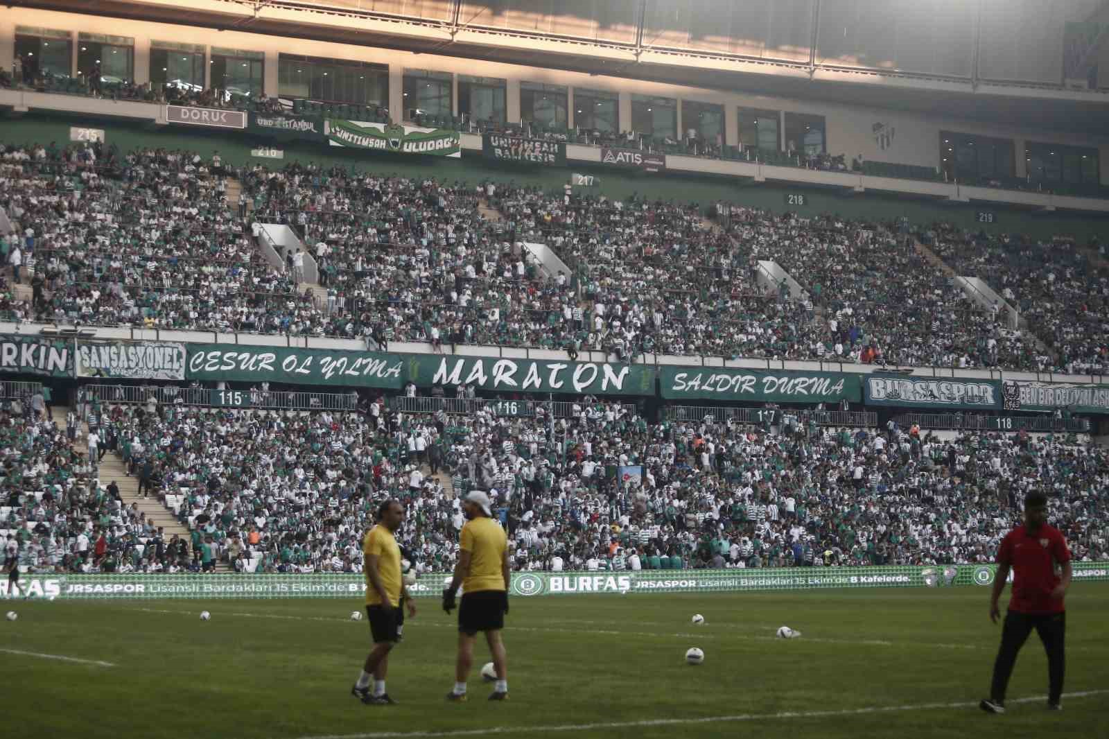 Bursaspor 43 bin 160 taraftarla yeni rekora ulaştı
