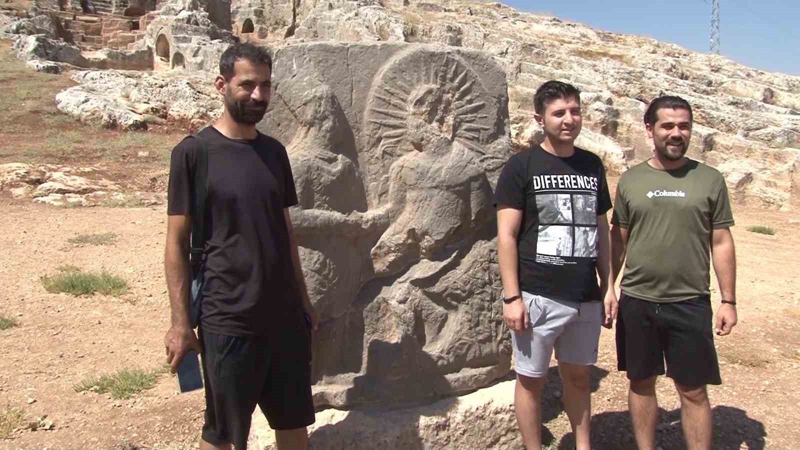 Ziyarete açılan tarihi kabartmalara yoğun ilgi
