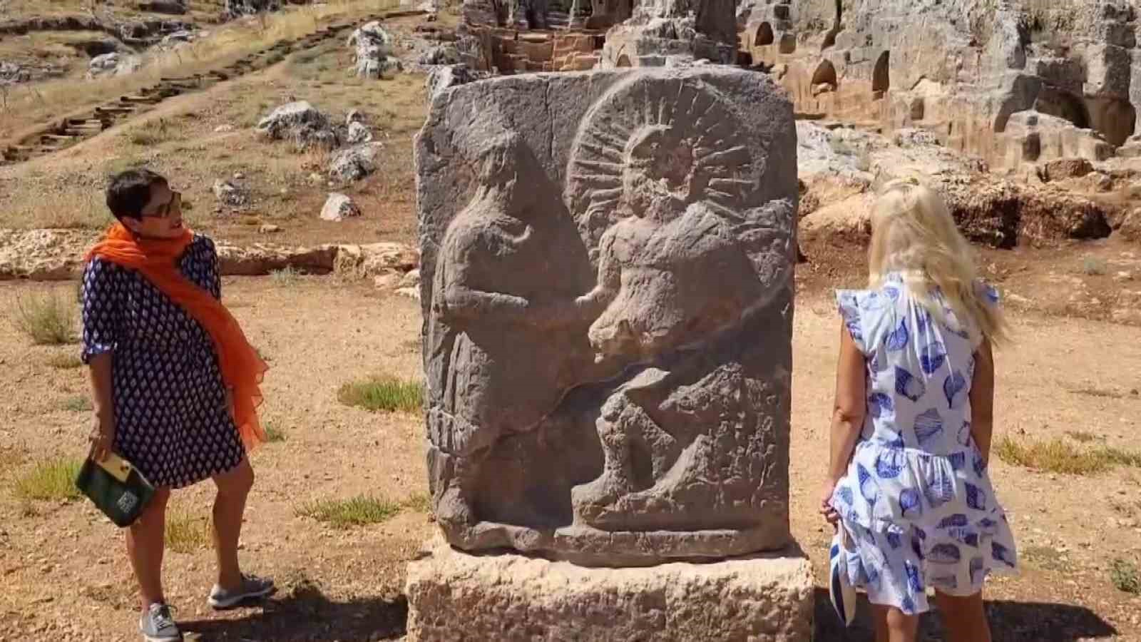 Ziyarete açılan tarihi kabartmalara yoğun ilgi
