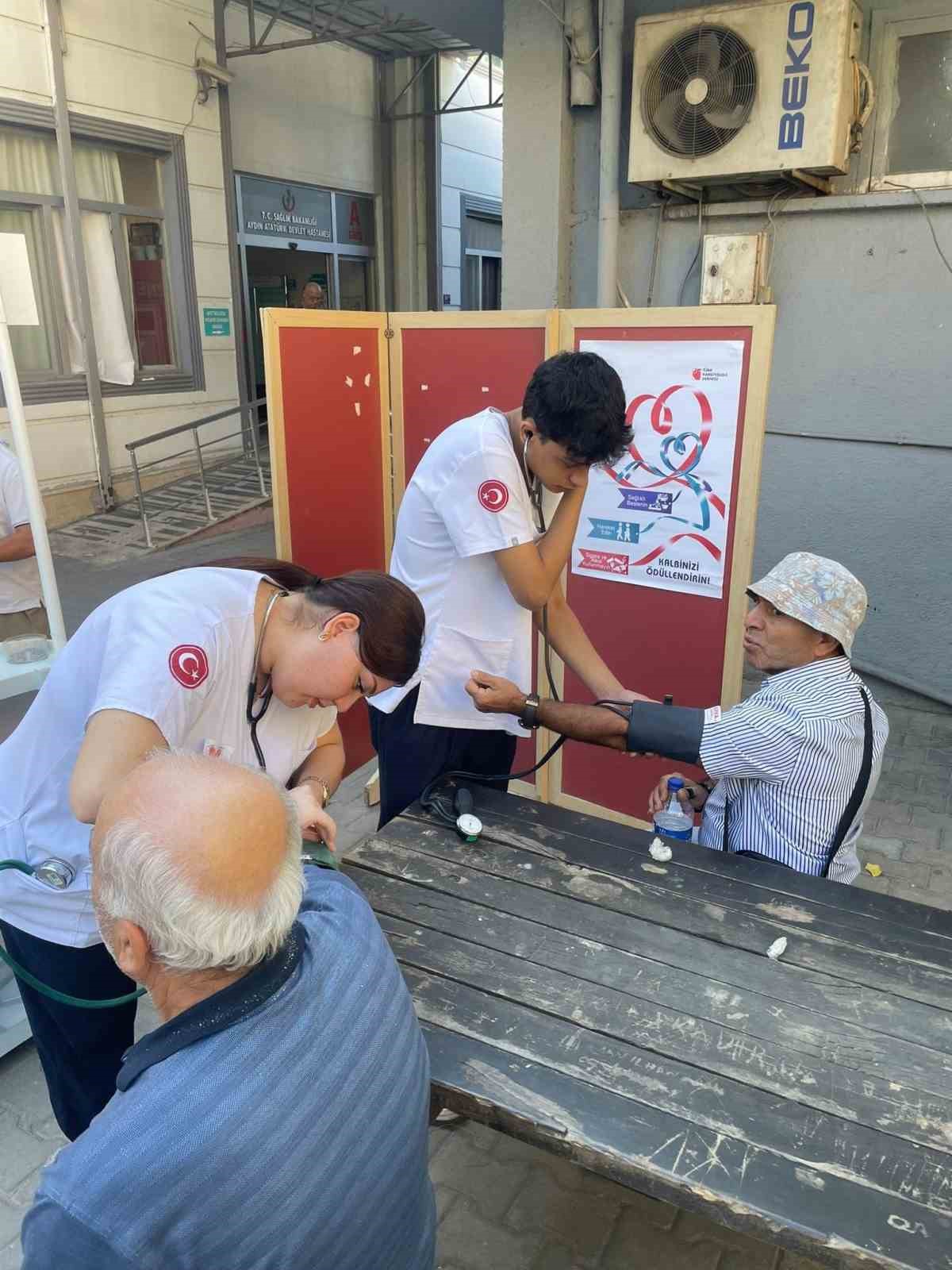 Aydın Atatürk Devlet Hastanesi’nde vatandaşlar kalp sağlığı hakkında bilgilendirildi
