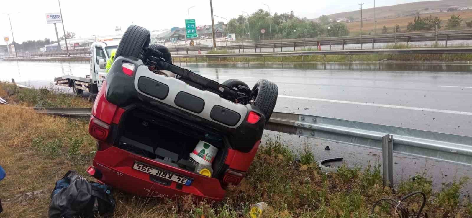 Ciple çarpışan otomobil takla attı: 1 yaralı
