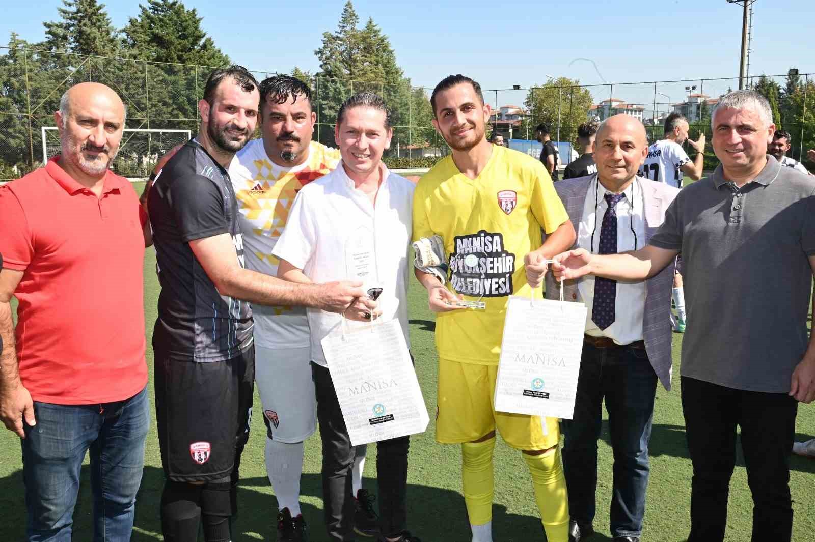 Manisa’da “Sporda engel yoktur” sloganıyla farkındalık maçı
