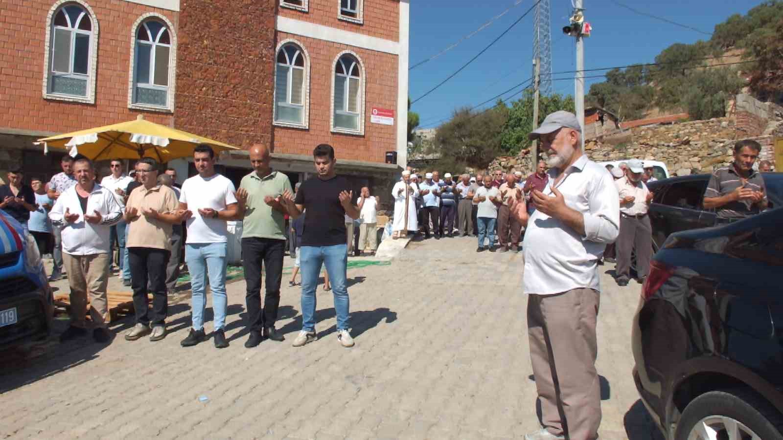 Balıkesir’de çifti hayrı yüzlerce vatandaşı buluşturdu
