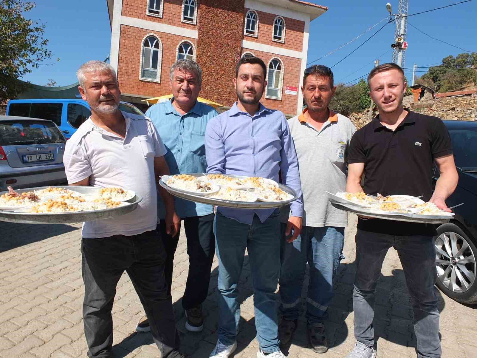 Balıkesir’de çifti hayrı yüzlerce vatandaşı buluşturdu
