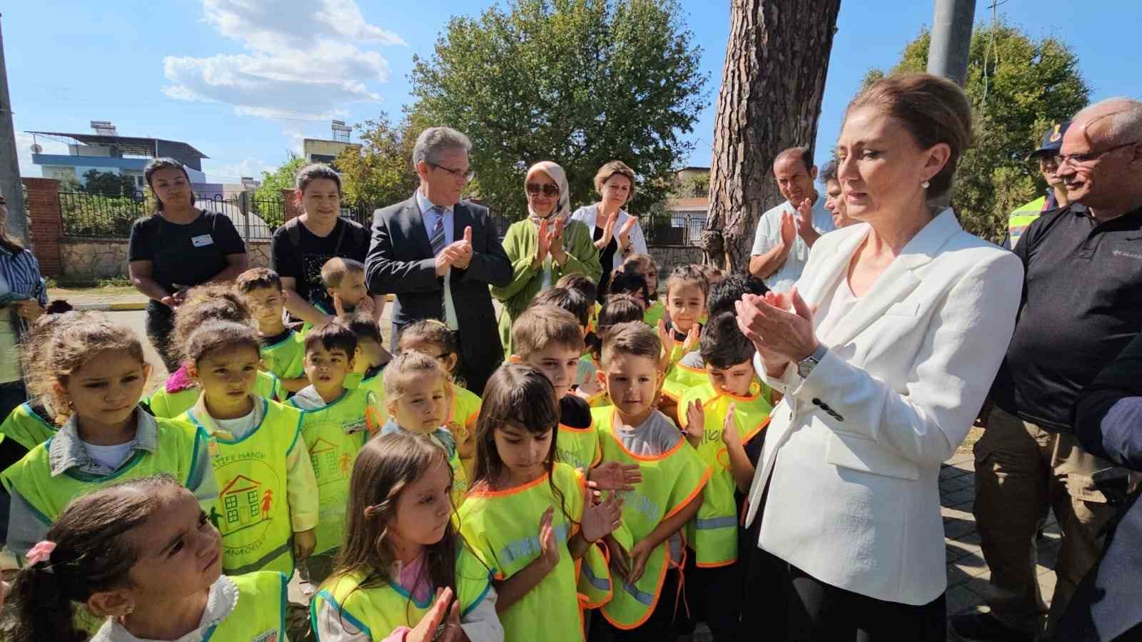 Ana sınıfı öğrencilerinin ilk trafik dersini Kaymakam Kan verdi
