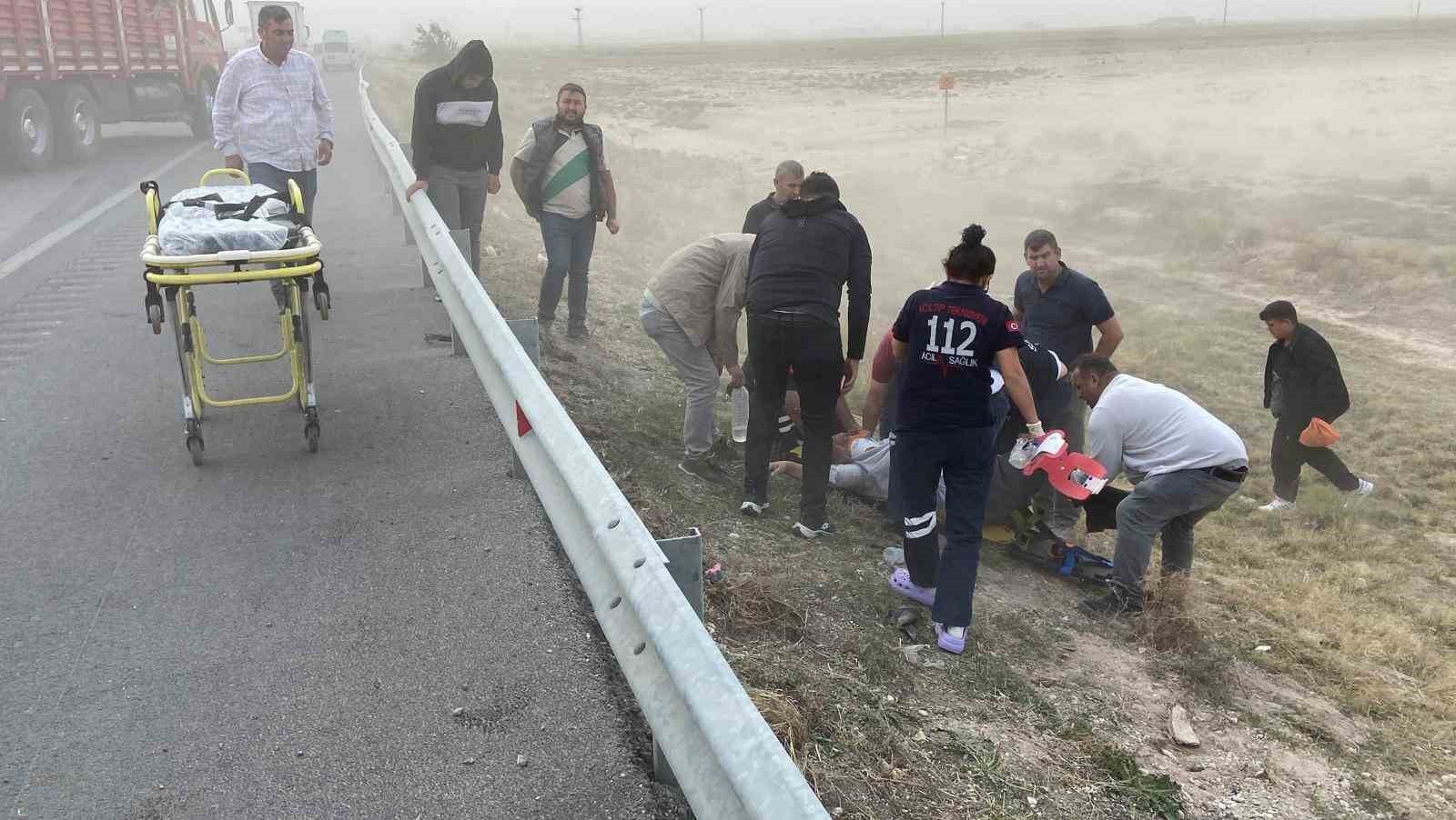 Aksaray’da kum fırtınası kazalara neden oldu: 6 yaralı
