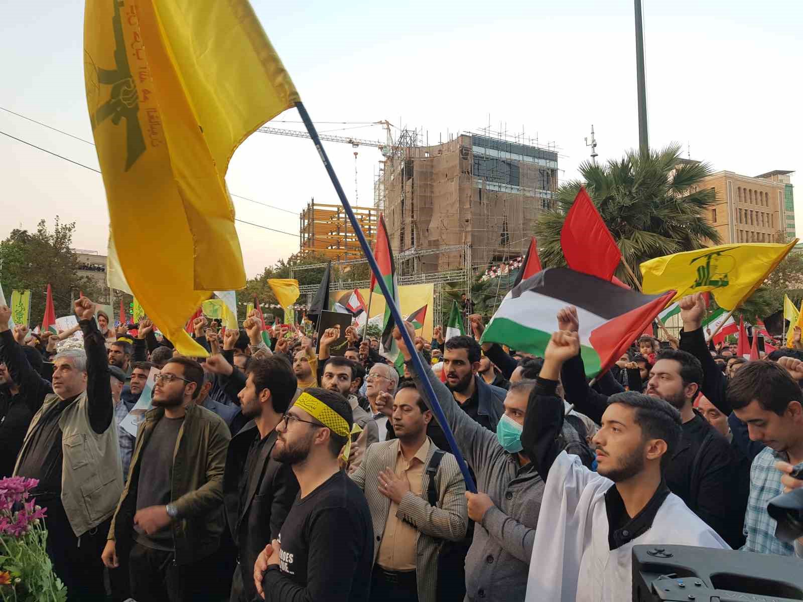 İran’da Nasrallah’ın ölümü sonrası protestolar sürüyor
