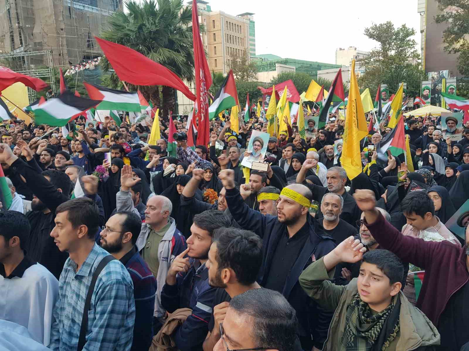 İran’da Nasrallah’ın ölümü sonrası protestolar sürüyor
