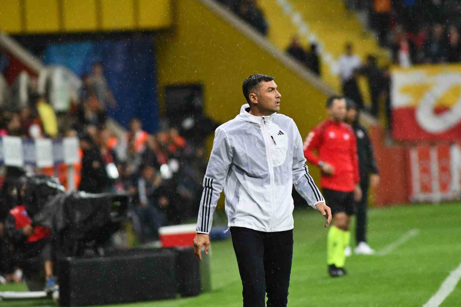 Trendyol Süper Lig: Kayserispor: 0 - Beşiktaş: 0 (İlk yarı)
