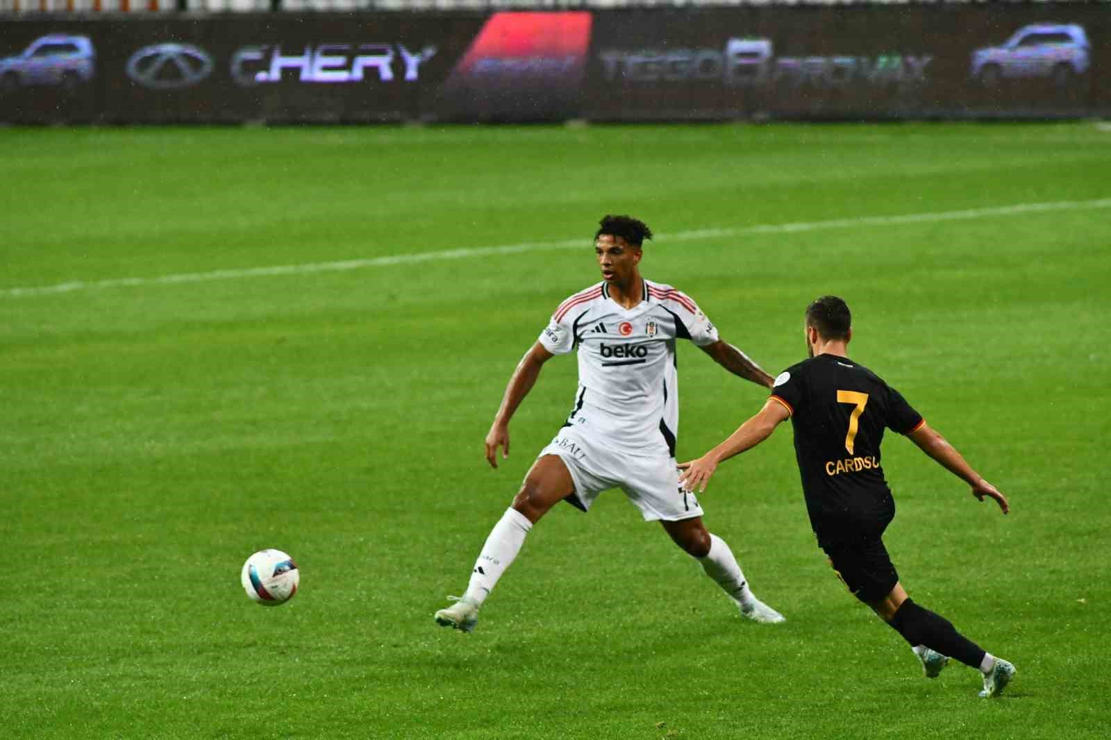 Trendyol Süper Lig: Kayserispor: 0 - Beşiktaş: 0 (İlk yarı)
