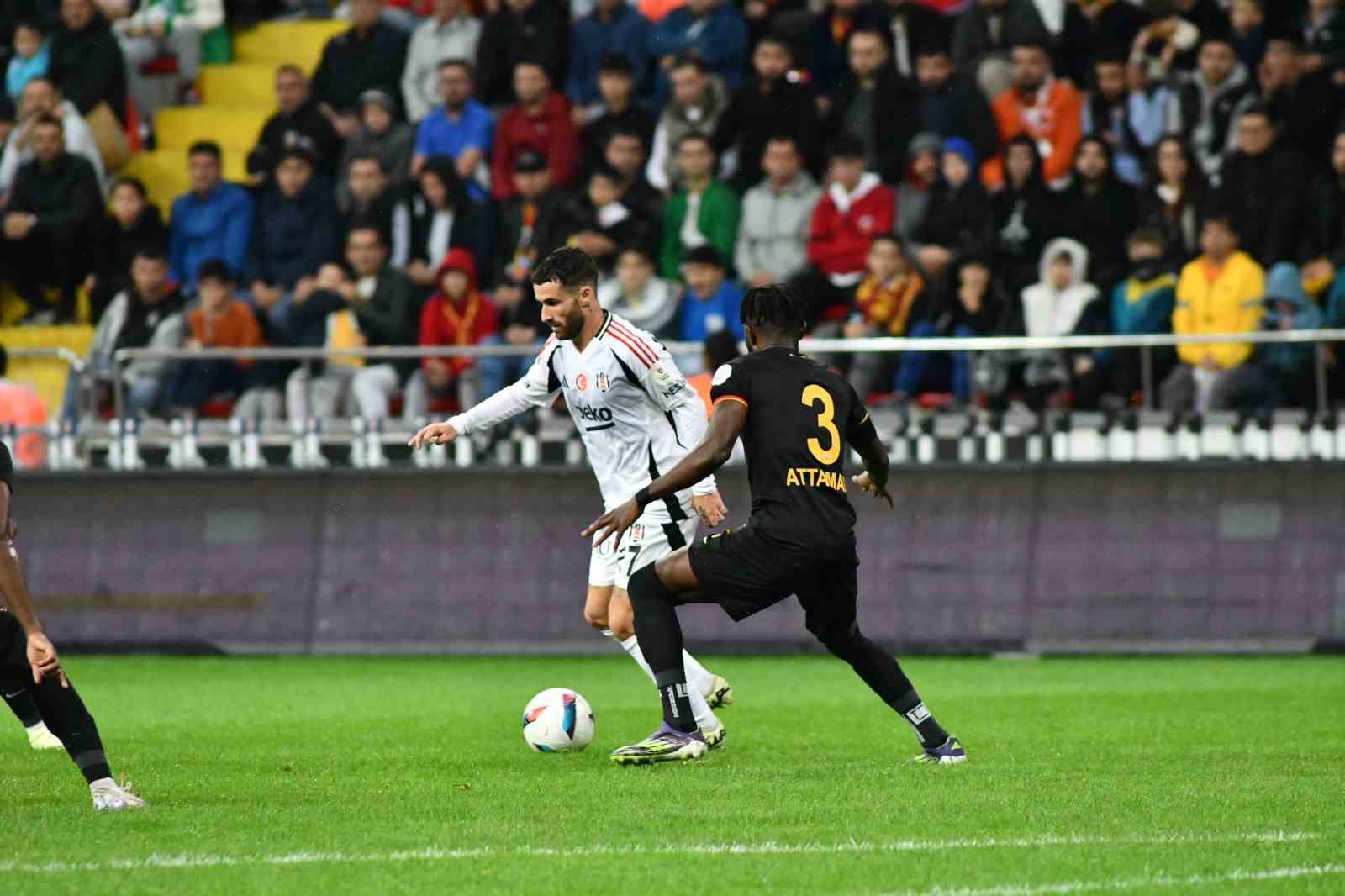 Trendyol Süper Lig: Kayserispor: 0 - Beşiktaş: 0 (İlk yarı)
