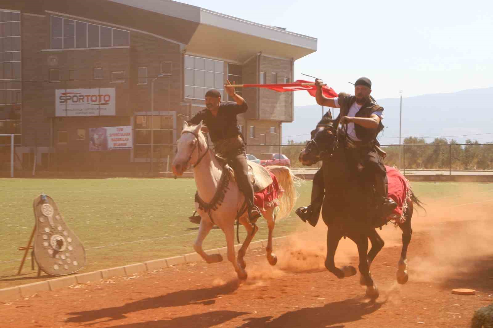 Aydınlı işadamı Yaralı’dan Köşk’e jest, çocuklar eğlendi veliler mutlu oldu
