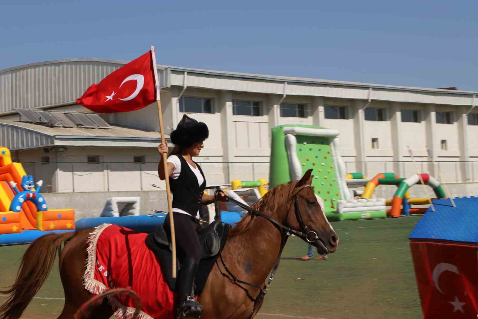 Aydınlı işadamı Yaralı’dan Köşk’e jest, çocuklar eğlendi veliler mutlu oldu
