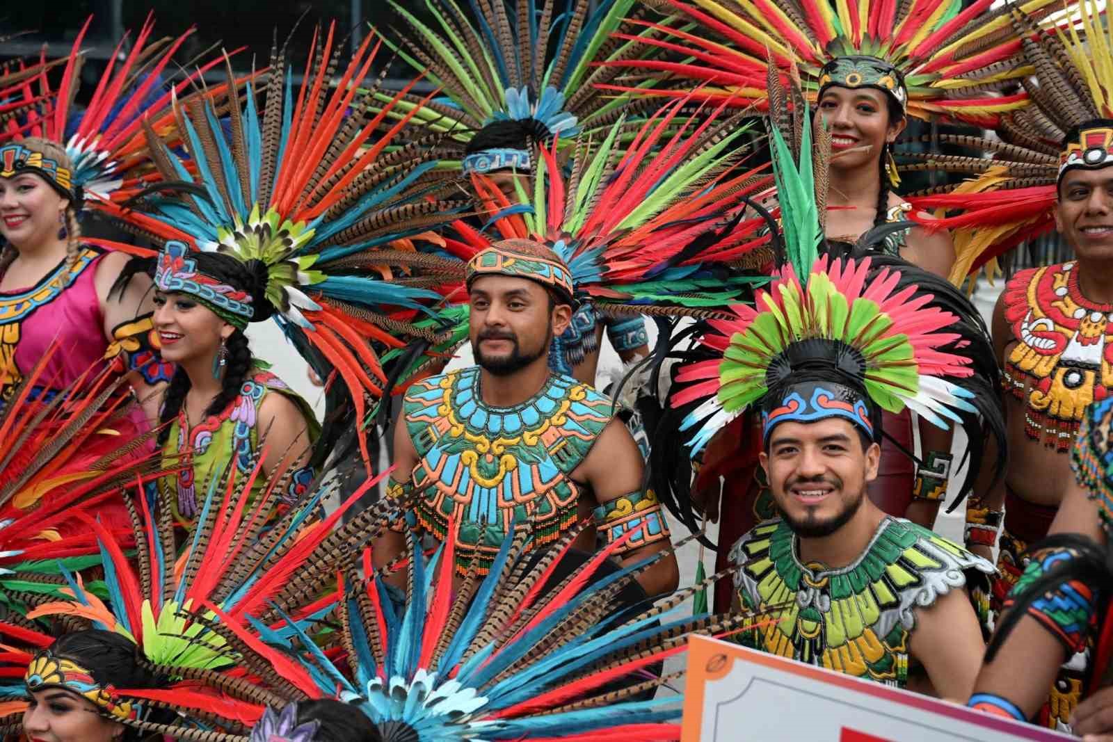 Gaziosmanpaşa’daki Uluslararası Halk Dansları Festivali renkli görüntülere sahne oldu
