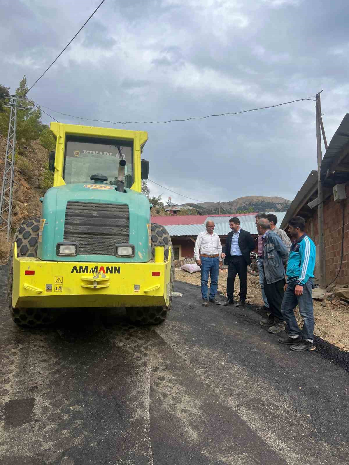 Başkan yol sözünü tuttu, mahalle büyük sevinç yaşadı
