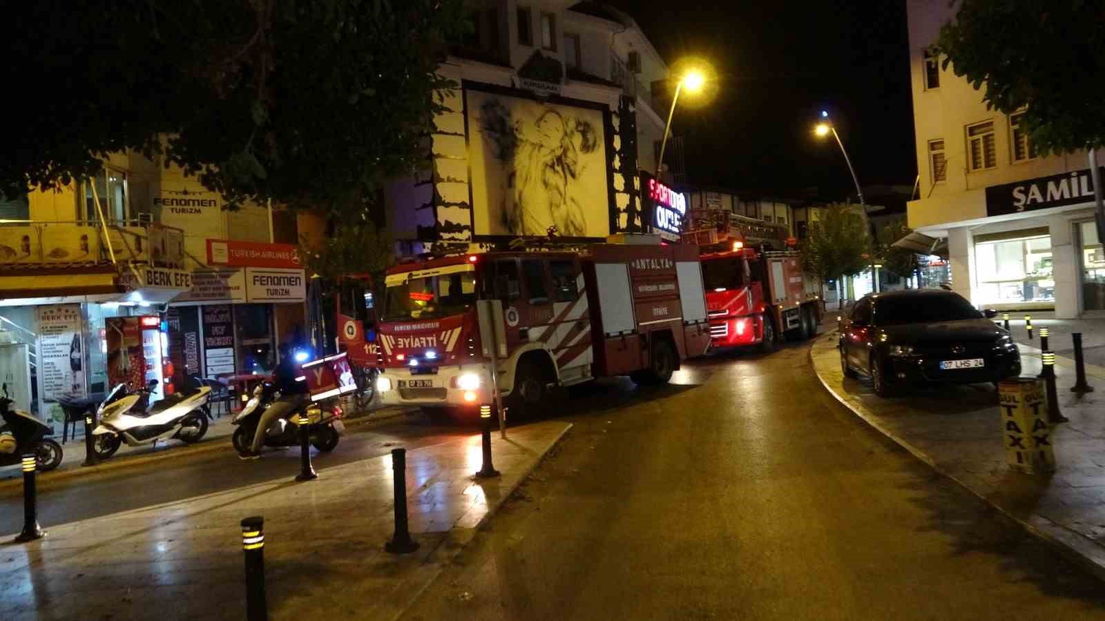 Yangın ihbarı polis ve itfaiyeyi alarma geçirdi
