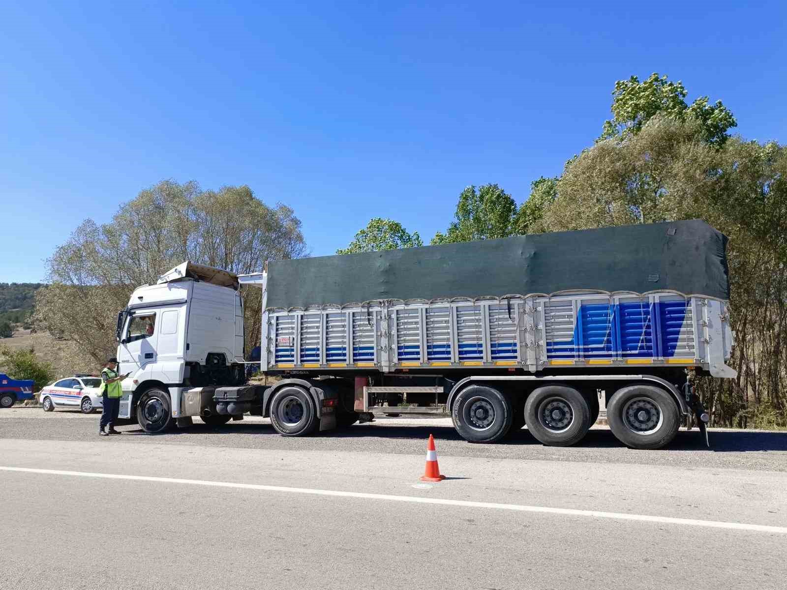 Kütahya’da Jandarma Trafik ve Asayiş Timlerinden alkol denetimi
