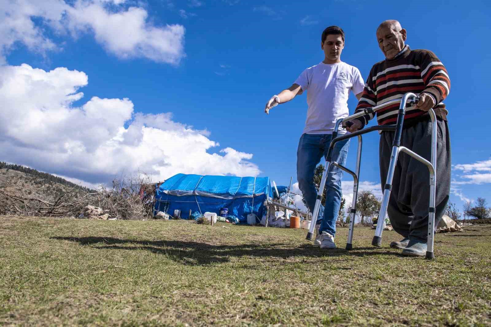 Büyükşehir Belediyesi, sunduğu hizmetlerle yaş almış vatandaşların hayatını kolaylaştırıyor
