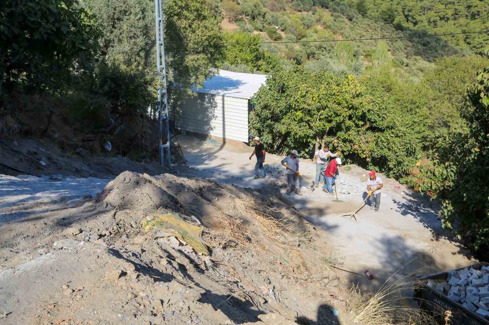 Başkan Yetişkin, 10 yıllık yol sorununu çözdü
