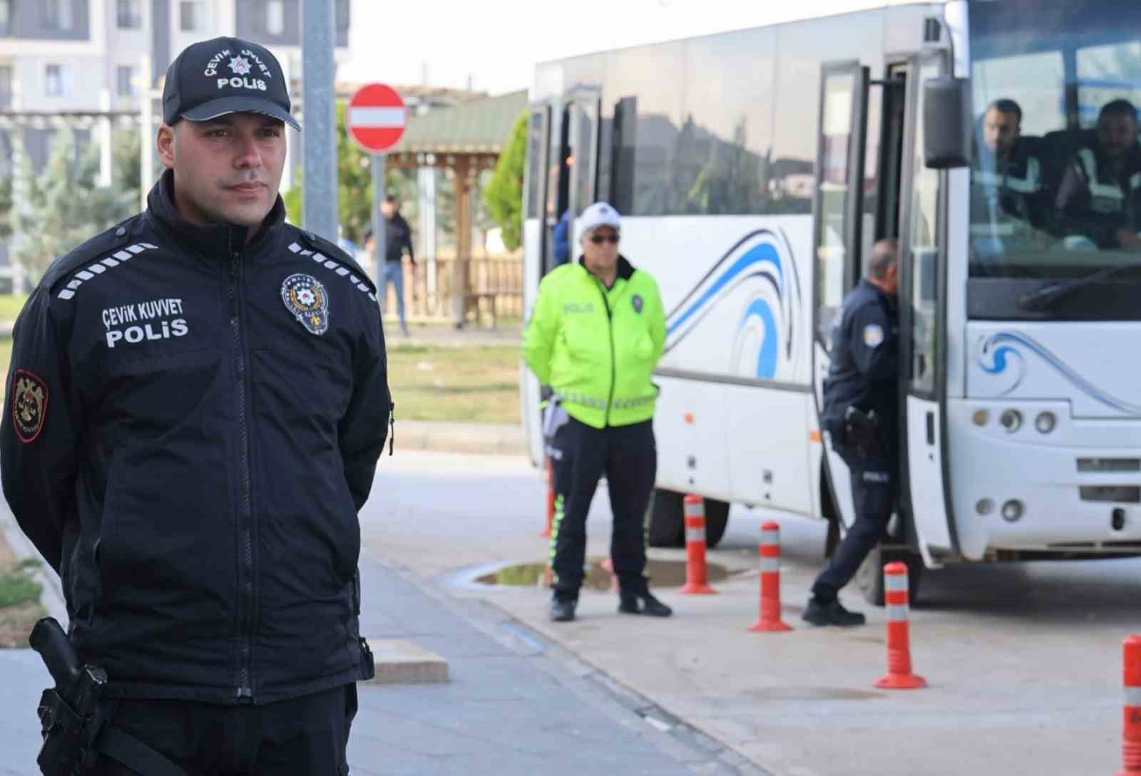 Aksaray merkezli 17 ilde uyuşturucu ve suç örgütü operasyonu: 159 gözaltı
