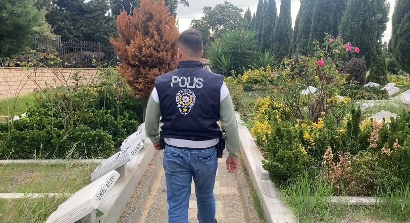 Polis, Cem Garipoğlu’nun kabrinin bulunduğu mezarlıkta nöbet tutuyor
