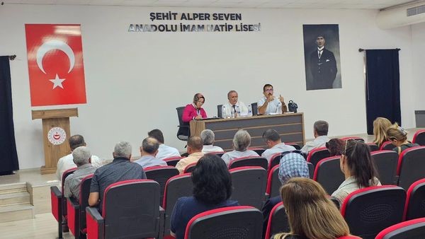 Seydikemer’de okul müdürleri toplantısı gerçekleştirildi
