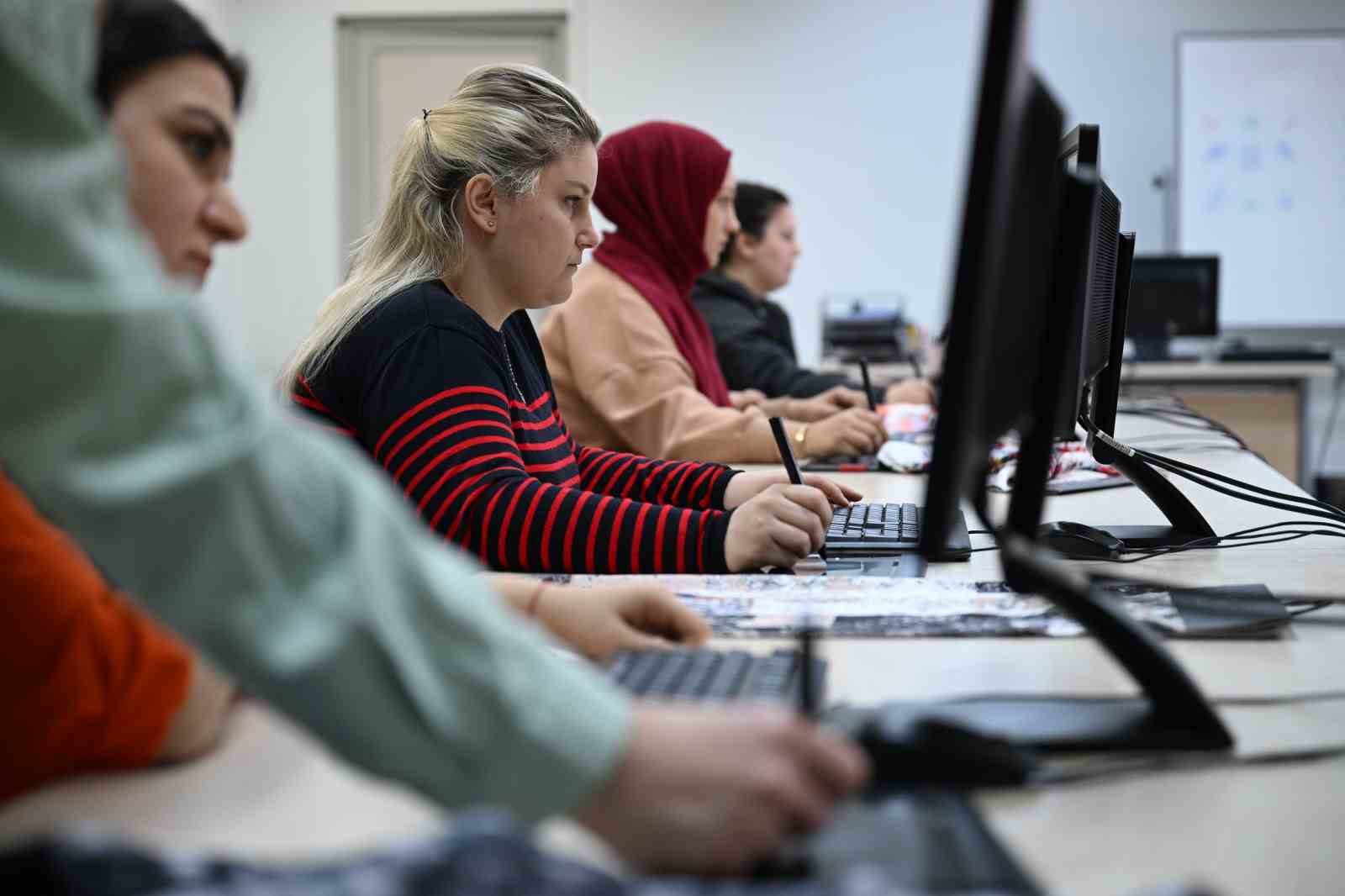 BUTGEM yeni eğitim döneminde geleceğin mesleklerine odaklanıyor
