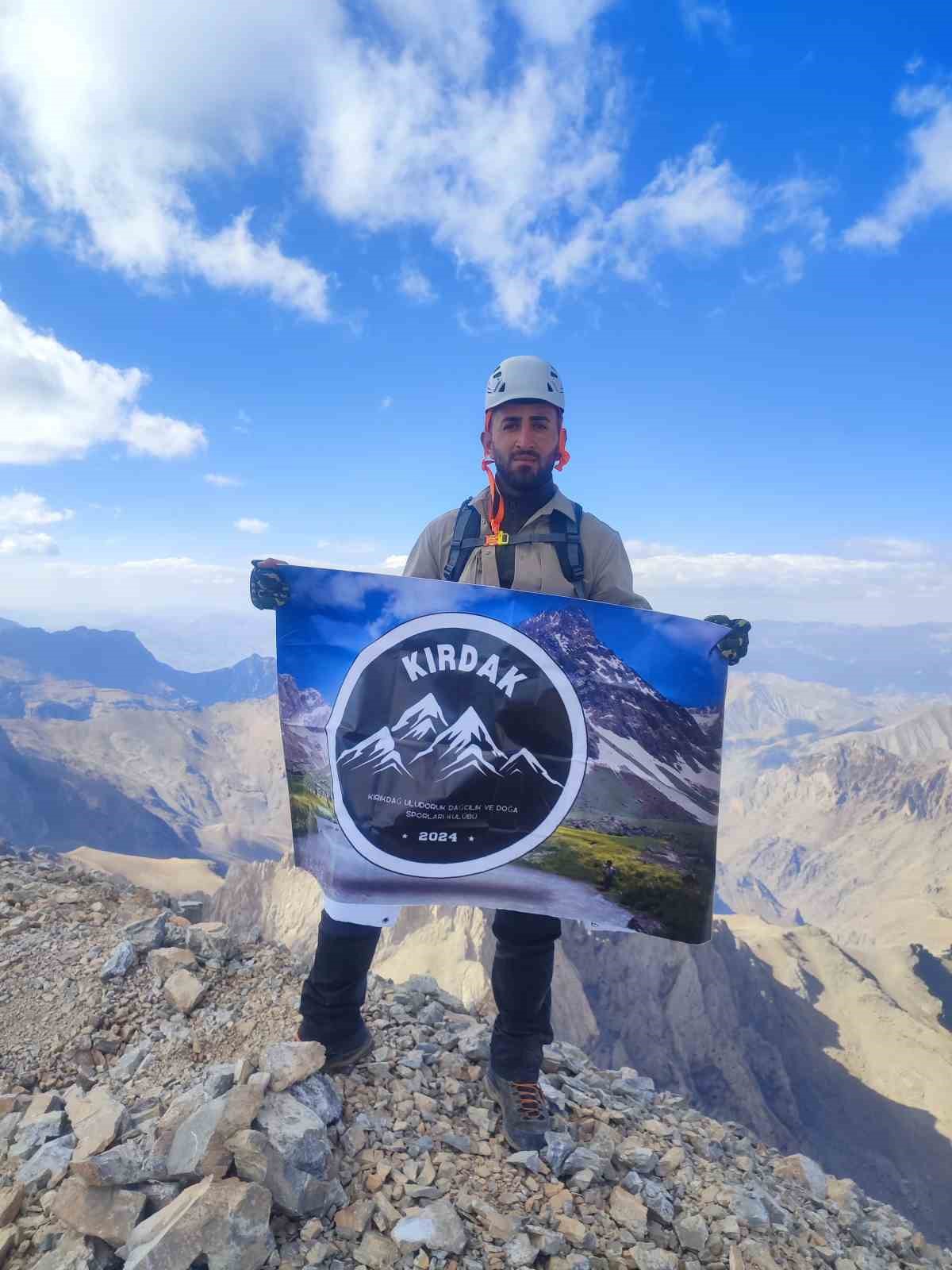 KIRDAK üyelerinden Cilo Dağı’na zirve tırmanışı
