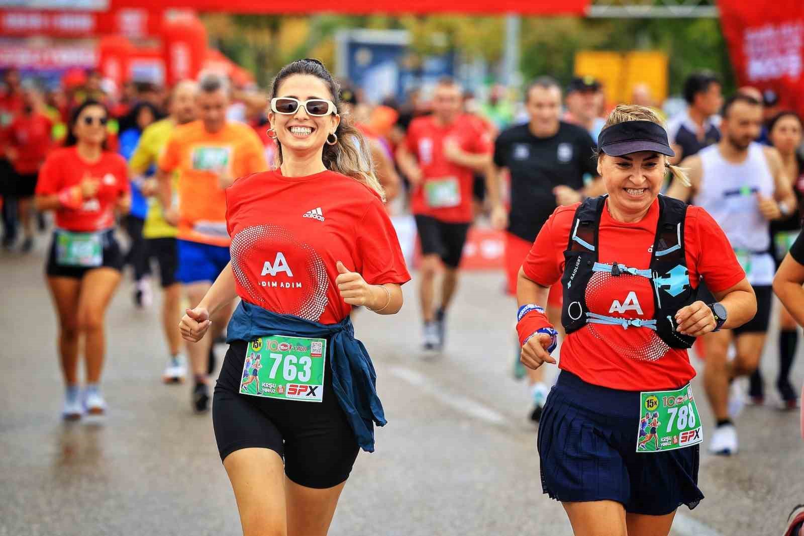 Eker I Run katılımcıları iyilik peşinde koşmak için yola çıkıyor
