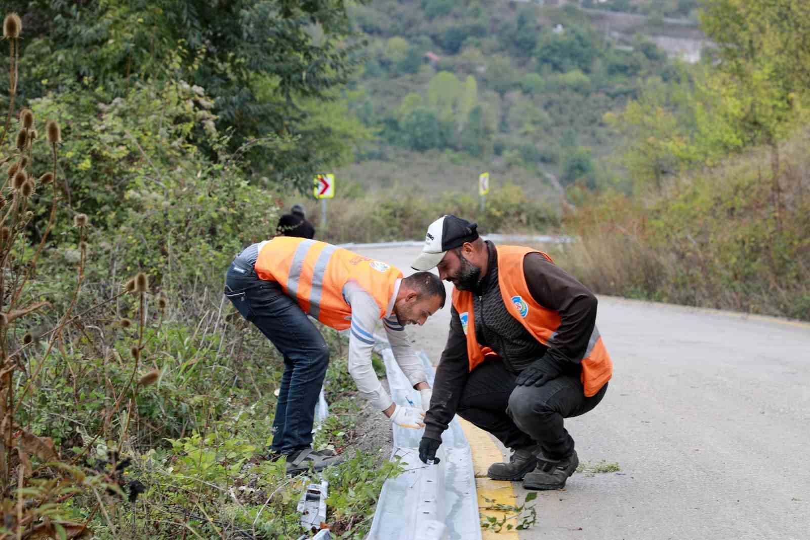 Uçurum kenarına çelik bariyerli önlem
