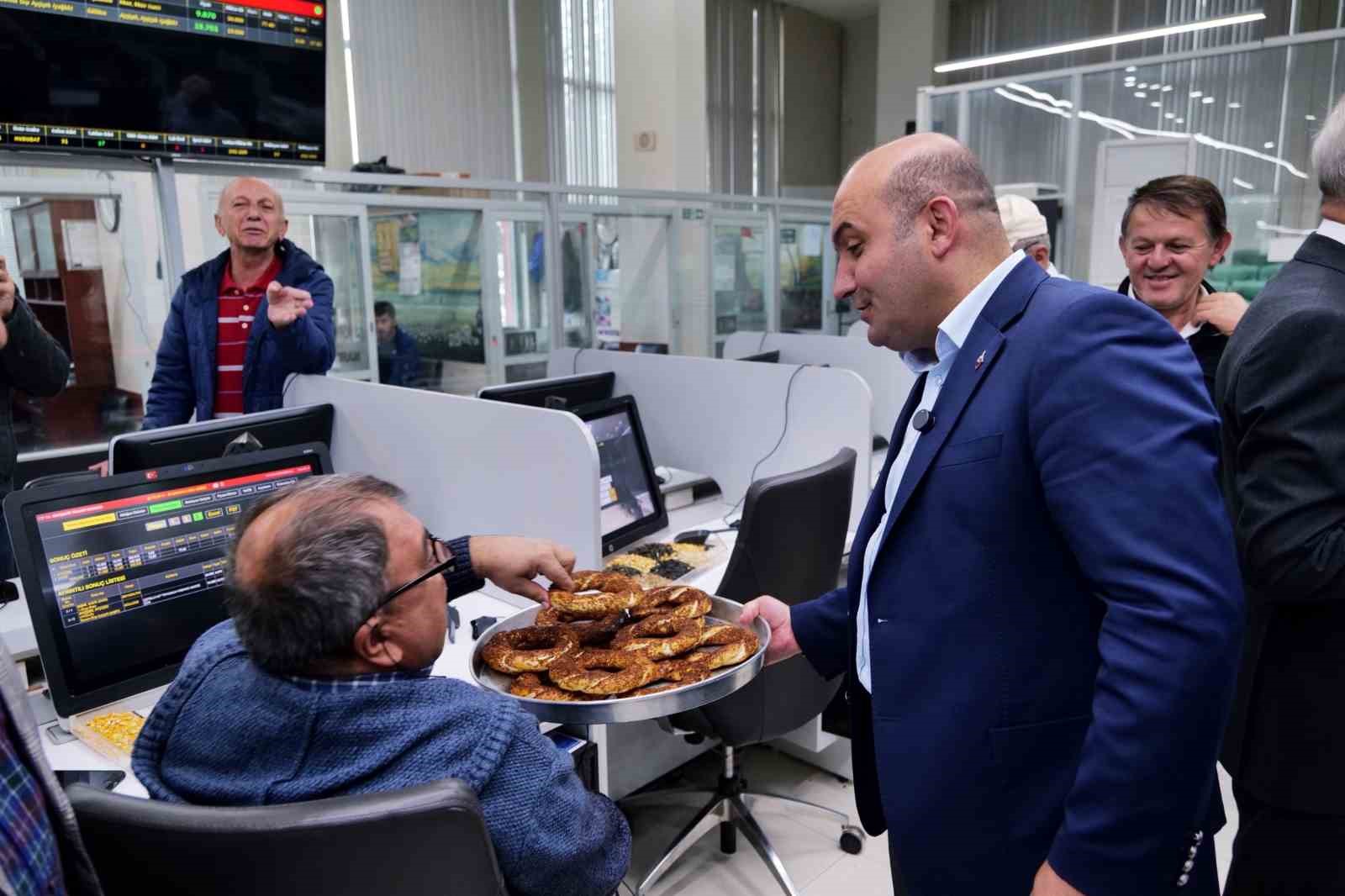 Gürhan Albayrak: “Mısırdaki bereket çiftçilerimizin yüzünü güldürüyor”
