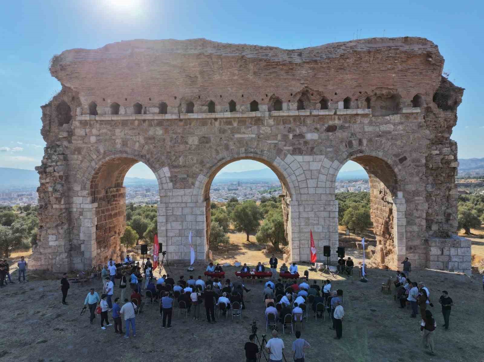 3 bin yıllık tarihi kentte meclis toplandı
